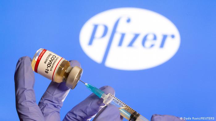 Omicron: le vaccin Pfizer/BioNTech "efficace" après trois doses